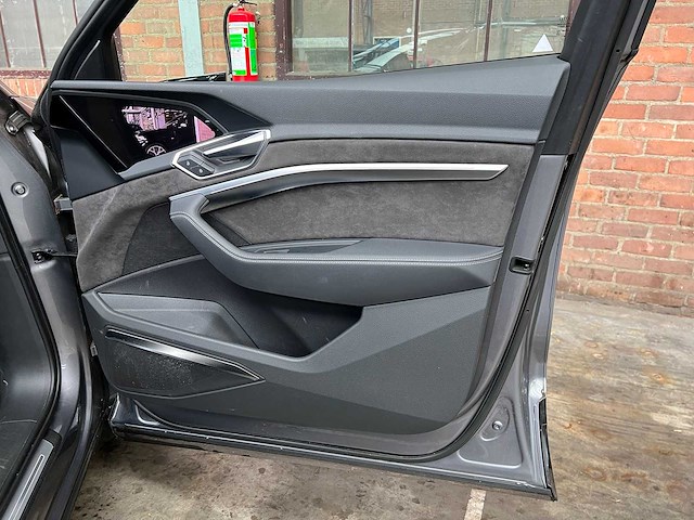 Audi e-tron 55 quattro advanced 95 kwh 360pk 2019 (origineel-nl), g-111-zl - afbeelding 36 van  48
