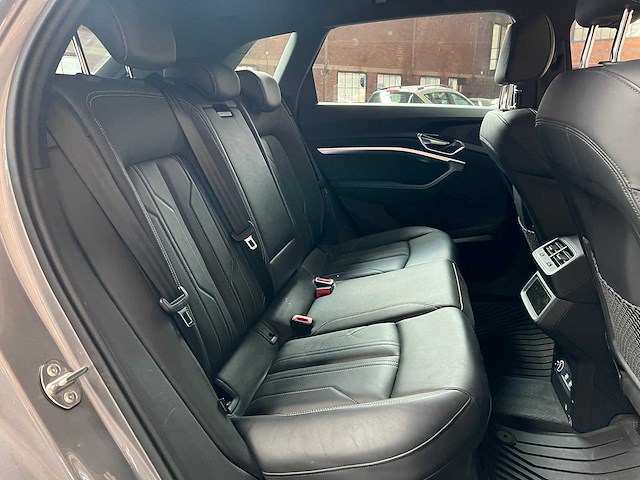 Audi e-tron 55 quattro advanced 95 kwh 360pk 2019 (origineel-nl), g-111-zl - afbeelding 39 van  48