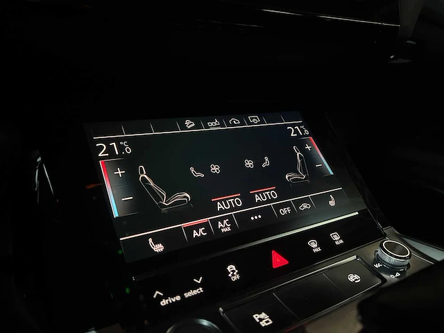 Audi e-tron 55 quattro advanced 95 kwh s-line 360pk 2019 (origineel-nl + 1e eigenaar), zg-864-x - afbeelding 14 van  47
