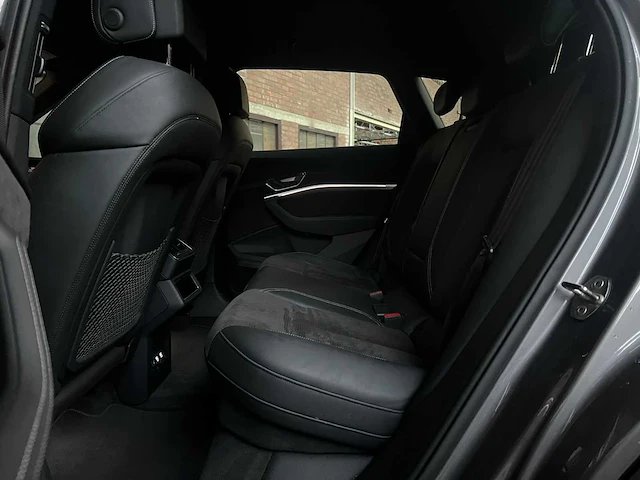 Audi e-tron 55 quattro advanced 95 kwh s-line 360pk 2019 (origineel-nl + 1e eigenaar), zg-864-x - afbeelding 25 van  47