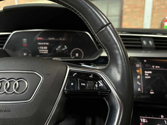 Audi e-tron 55 quattro advanced 95 kwh s-line 408pk 2019, g-443-rt - afbeelding 27 van  55