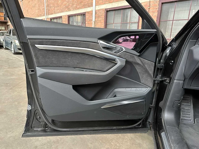 Audi e-tron 55 quattro advanced 95 kwh s-line 408pk 2019, g-443-rt - afbeelding 37 van  55