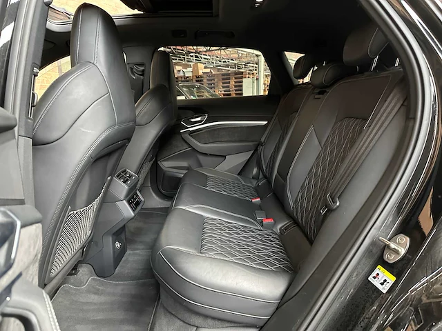 Audi e-tron 55 quattro advanced 95 kwh s-line 408pk 2019, g-443-rt - afbeelding 43 van  55
