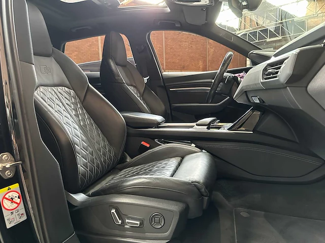 Audi e-tron 55 quattro advanced 95 kwh s-line 408pk 2019, g-443-rt - afbeelding 52 van  55