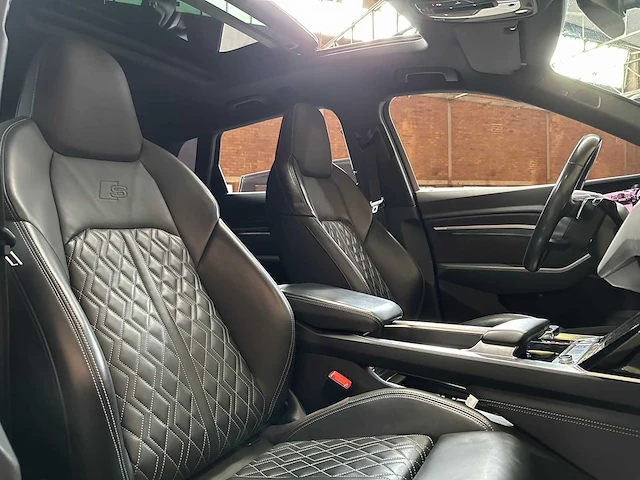 Audi e-tron 55 quattro advanced 95 kwh s-line 408pk 2019, g-443-rt - afbeelding 53 van  55