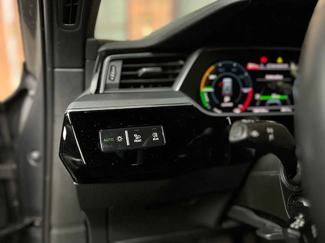 Audi e-tron 55 quattro business edition 95 kwh 408pk 2021, l-308-zt - afbeelding 14 van  47