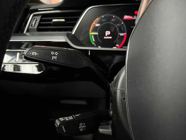 Audi e-tron 55 quattro business edition 95 kwh 408pk 2021, l-308-zt - afbeelding 17 van  47