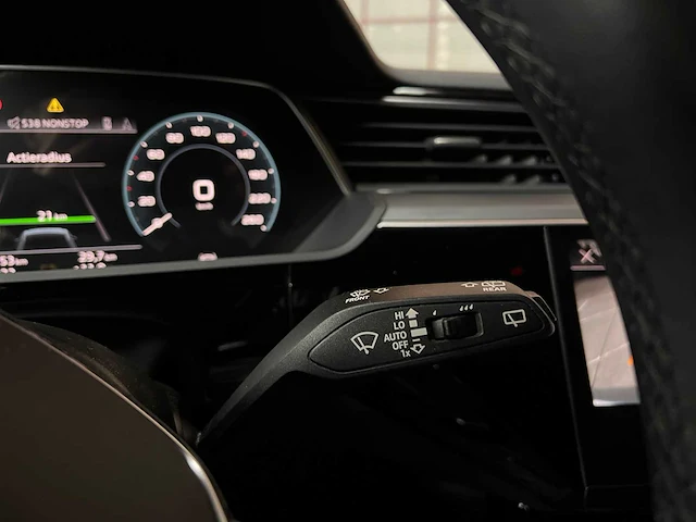 Audi e-tron 55 quattro business edition 95 kwh 408pk 2021, l-308-zt - afbeelding 18 van  47