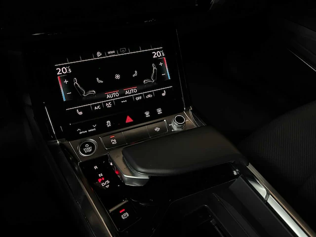 Audi e-tron 55 quattro business edition 95 kwh 408pk 2021, l-308-zt - afbeelding 20 van  47