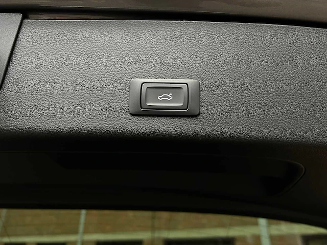 Audi e-tron 55 quattro business edition 95 kwh 408pk 2021, l-308-zt - afbeelding 31 van  47