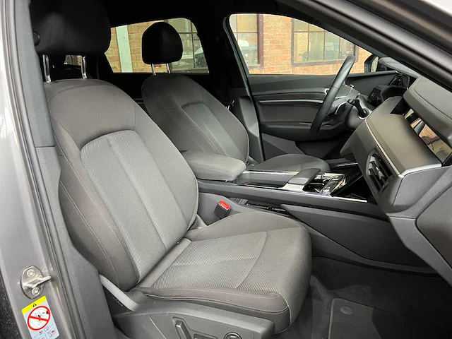 Audi e-tron 55 quattro business edition 95 kwh 408pk 2021, l-308-zt - afbeelding 40 van  47