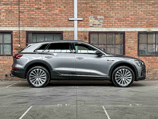 Audi e-tron 55 quattro business edition 95 kwh 408pk 2021, l-308-zt - afbeelding 46 van  47