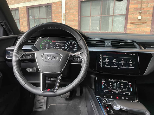 Audi e-tron 55 quattro s-edition s-line 95 kwh 408pk 2022, p-721-lb - afbeelding 13 van  48