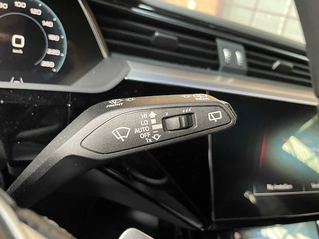 Audi e-tron 55 quattro s-edition s-line 95 kwh 408pk 2022, p-721-lb - afbeelding 27 van  48
