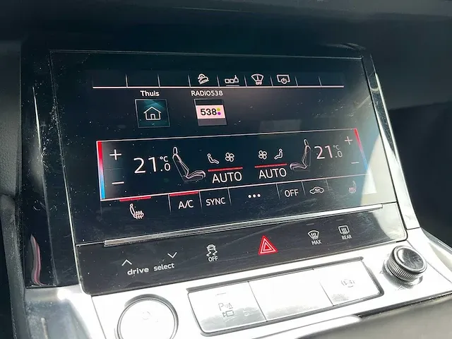 Audi e-tron 55 quattro s-line 95 kwh 360pk 2019, k-549-ph - afbeelding 29 van  59