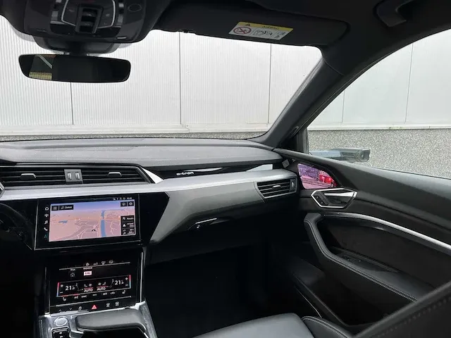 Audi e-tron 55 quattro s-line 95 kwh 360pk 2019, k-549-ph - afbeelding 33 van  59