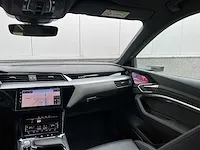 Audi e-tron 55 quattro s-line 95 kwh 360pk 2019, k-549-ph - afbeelding 33 van  59