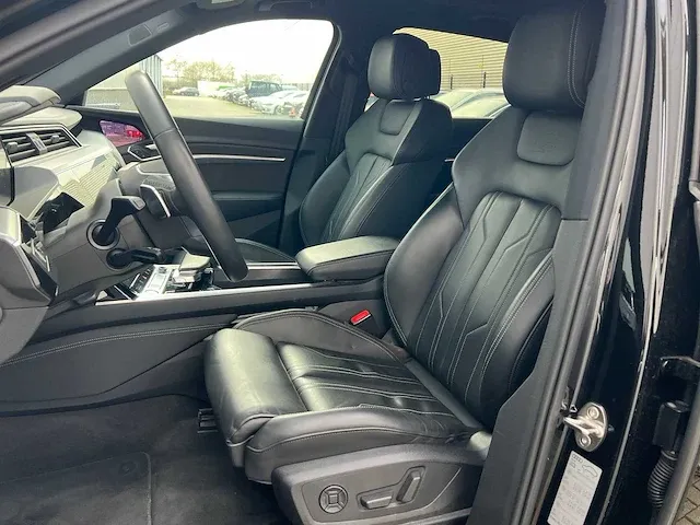Audi e-tron 55 quattro s-line 95 kwh 360pk 2019, k-549-ph - afbeelding 35 van  59