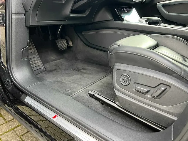 Audi e-tron 55 quattro s-line 95 kwh 360pk 2019, k-549-ph - afbeelding 36 van  59