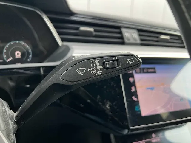 Audi e-tron 55 quattro s-line 95 kwh 360pk 2019, k-549-ph - afbeelding 39 van  59