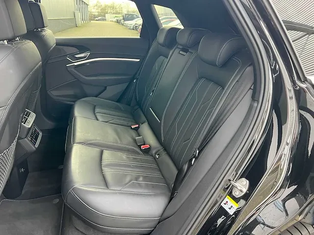 Audi e-tron 55 quattro s-line 95 kwh 360pk 2019, k-549-ph - afbeelding 41 van  59