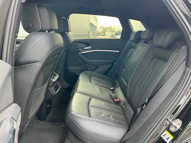 Audi e-tron 55 quattro s-line 95 kwh 360pk 2019, k-549-ph - afbeelding 42 van  59
