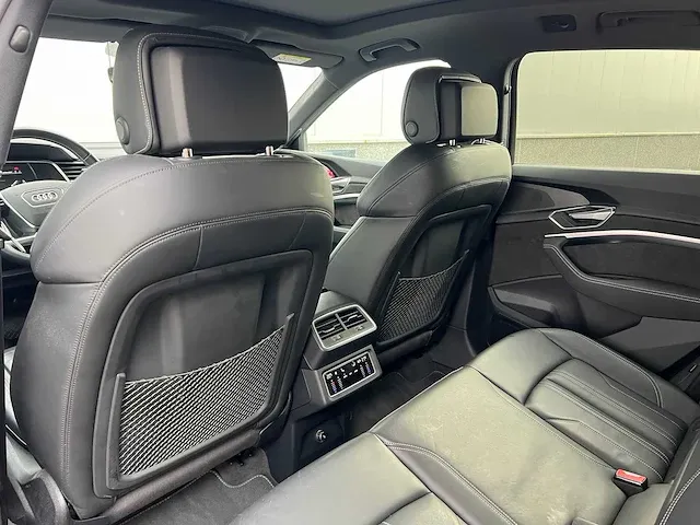 Audi e-tron 55 quattro s-line 95 kwh 360pk 2019, k-549-ph - afbeelding 44 van  59