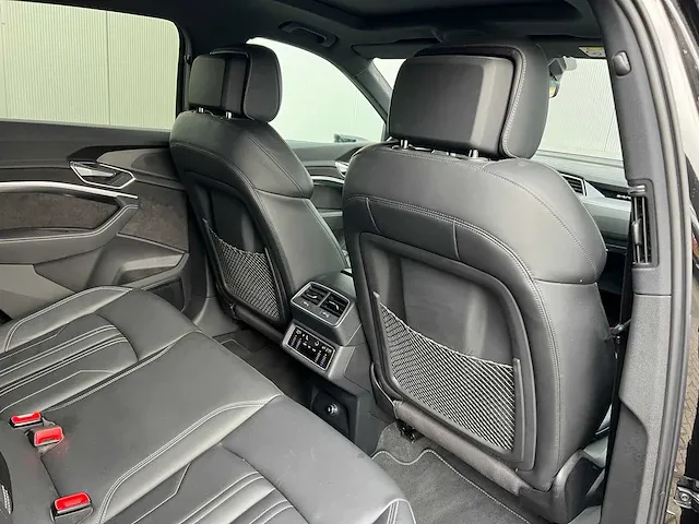 Audi e-tron 55 quattro s-line 95 kwh 360pk 2019, k-549-ph - afbeelding 51 van  59