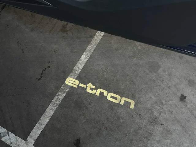 Audi e-tron 55 quattro s-line advanced pro line 95kwh 408pk 2020, l-477-hv - afbeelding 37 van  55