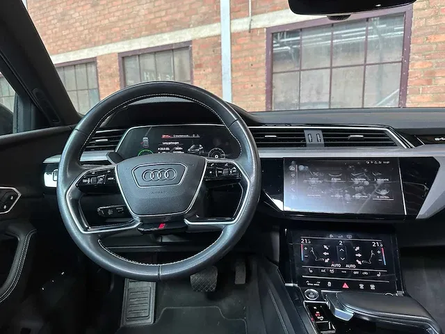 Audi e-tron 55 s-line quattro advanced 360pk 2019 (origineel-nl), g-186-zl - afbeelding 28 van  69