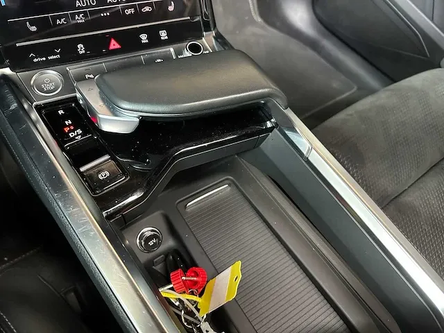 Audi e-tron 55 s-line quattro advanced 360pk 2019 (origineel-nl), g-186-zl - afbeelding 38 van  69