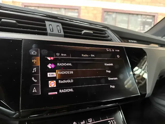 Audi e-tron 55 s-line quattro advanced 360pk 2019 (origineel-nl), g-186-zl - afbeelding 41 van  69
