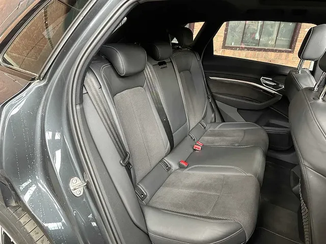 Audi e-tron 55 s-line quattro advanced 360pk 2019 (origineel-nl), g-186-zl - afbeelding 61 van  69
