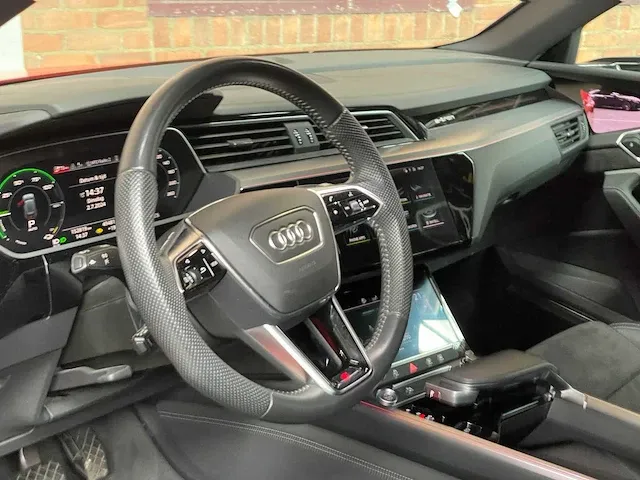 Audi e-tron 55 s-line quattro advanced 95 kwh 360pk 2019, k-358-gd - afbeelding 26 van  75