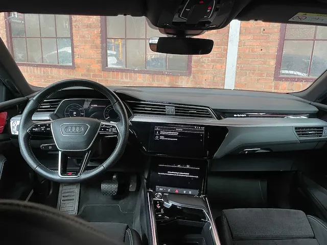 Audi e-tron 55 s-line quattro advanced 95 kwh 360pk 2019, k-358-gd - afbeelding 27 van  75