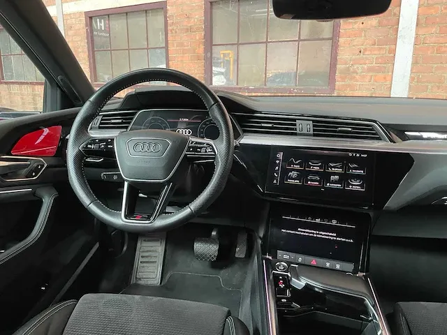 Audi e-tron 55 s-line quattro advanced 95 kwh 360pk 2019, k-358-gd - afbeelding 28 van  75