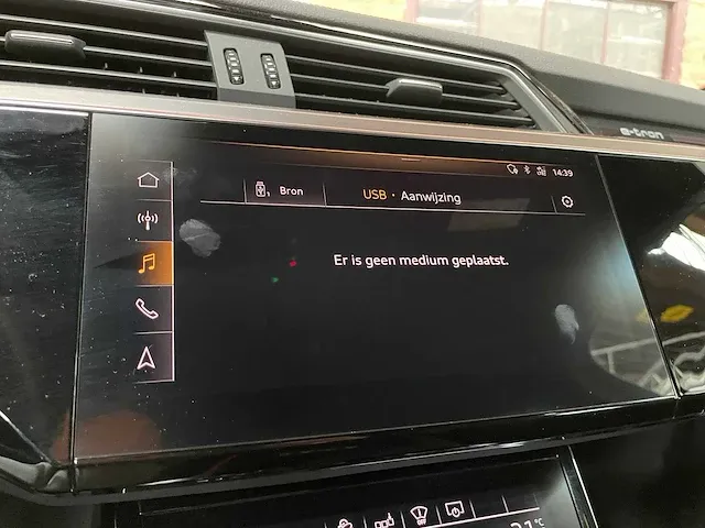 Audi e-tron 55 s-line quattro advanced 95 kwh 360pk 2019, k-358-gd - afbeelding 46 van  75