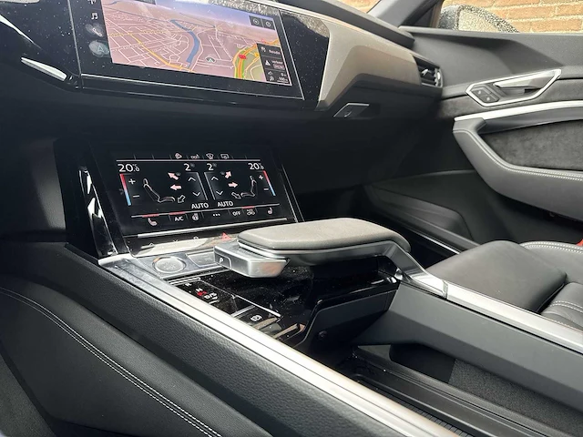 Audi e-tron e-tron 55 quattro advanced 2020 | h-927-db - afbeelding 18 van  31