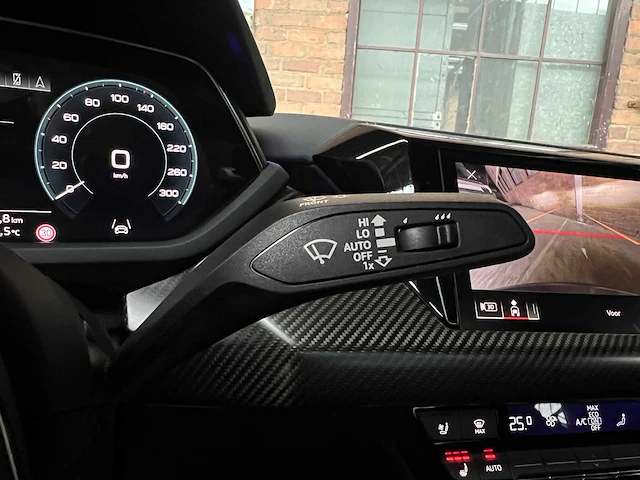 Audi e-tron gt rs 598pk 93kwh 2022 carbon, r-654-gp - afbeelding 31 van  71
