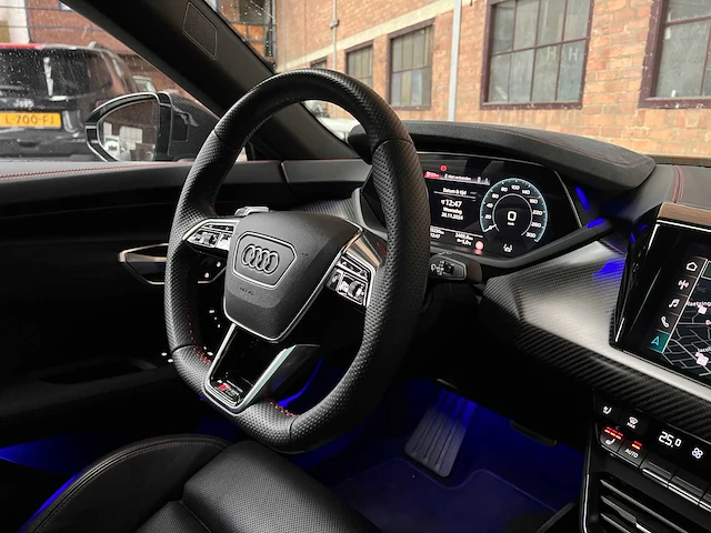 Audi e-tron gt rs 598pk 93kwh 2022 carbon, r-654-gp - afbeelding 55 van  71