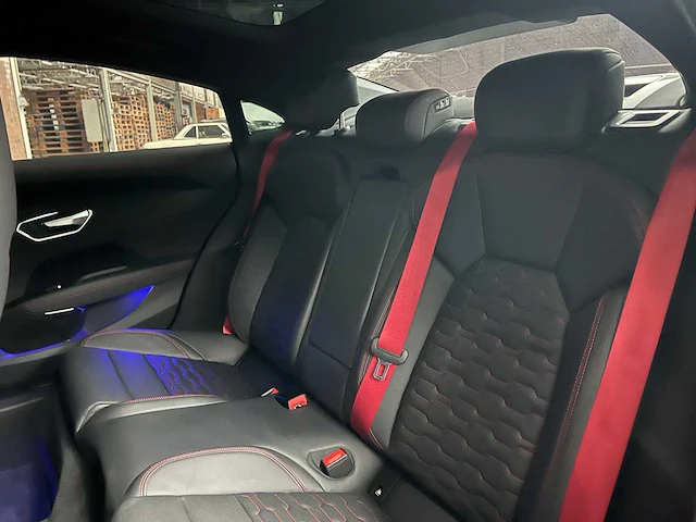 Audi e-tron gt rs 598pk 93kwh 2022 carbon, r-654-gp - afbeelding 62 van  71