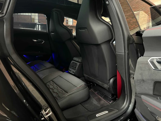 Audi e-tron gt rs 598pk 93kwh 2022 carbon, r-654-gp - afbeelding 63 van  71