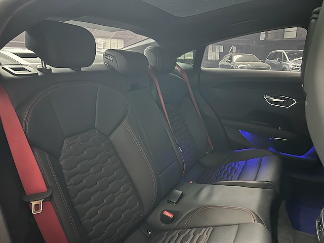 Audi e-tron gt rs 598pk 93kwh 2022 carbon, r-654-gp - afbeelding 64 van  71