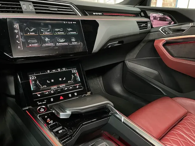 Audi e-tron s quattro 504pk 95 kwh 2021 audi sport, n-759-hp - afbeelding 31 van  71