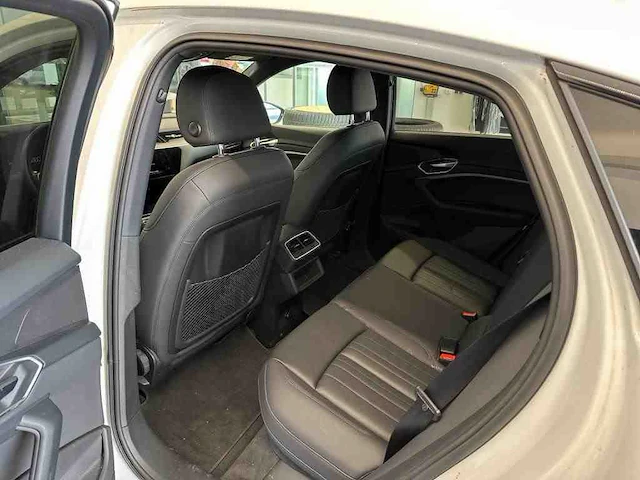 Audi e-tron sportback 50 quattro 313pk automaat 2022 - afbeelding 15 van  17