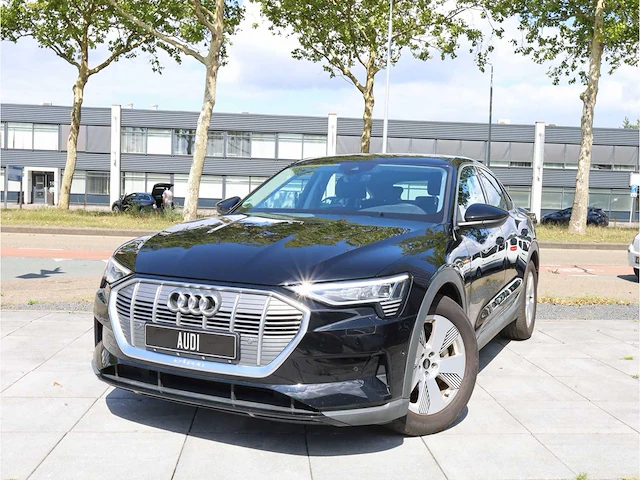 Audi e-tron sportback 50 quattro 71 kwh 230kw automaat 2022 - afbeelding 1 van  31