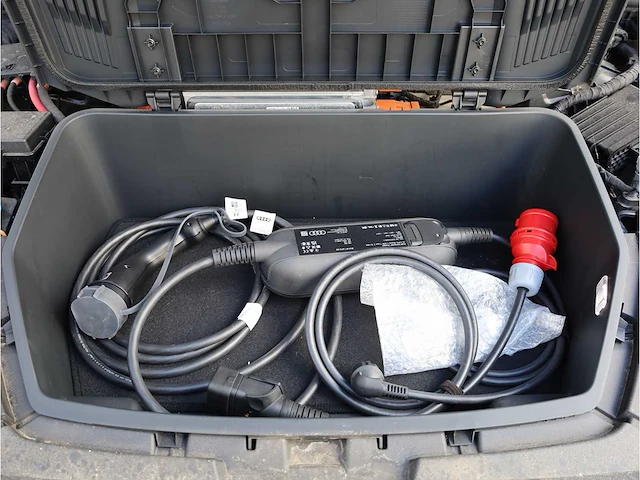 Audi e-tron sportback 50 quattro 71 kwh 230kw automaat 2022 - afbeelding 15 van  31