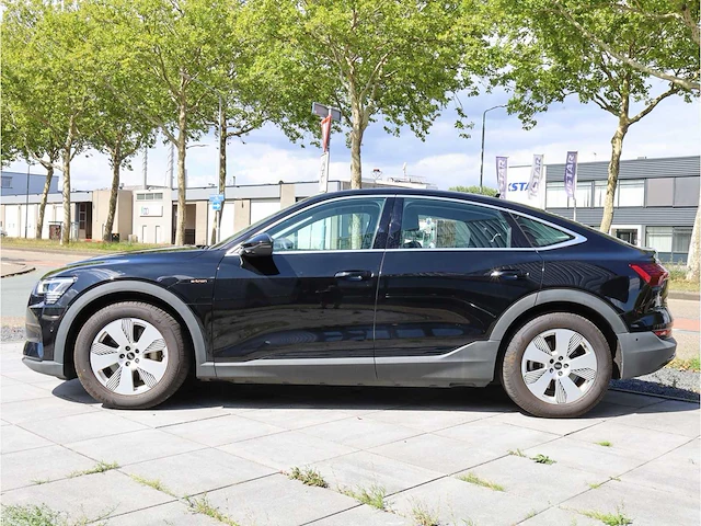 Audi e-tron sportback 50 quattro 71 kwh 230kw automaat 2022 - afbeelding 12 van  31