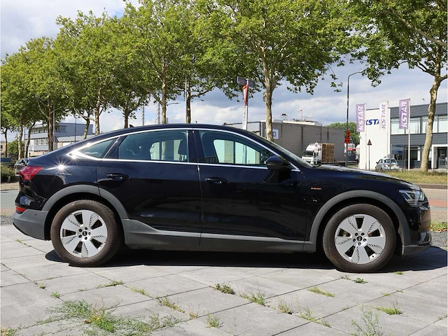 Audi e-tron sportback 50 quattro 71 kwh 230kw automaat 2022 - afbeelding 28 van  31