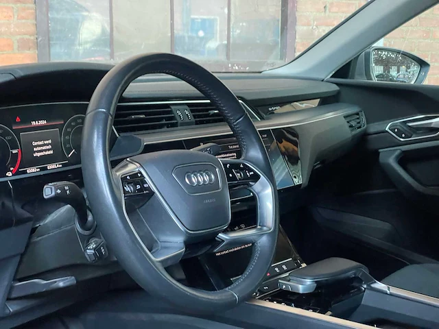Audi e-tron sportback 50 quattro edition 313pk 2020 (origineel-nl + 1e eigenaar), j-618-gl - afbeelding 27 van  68